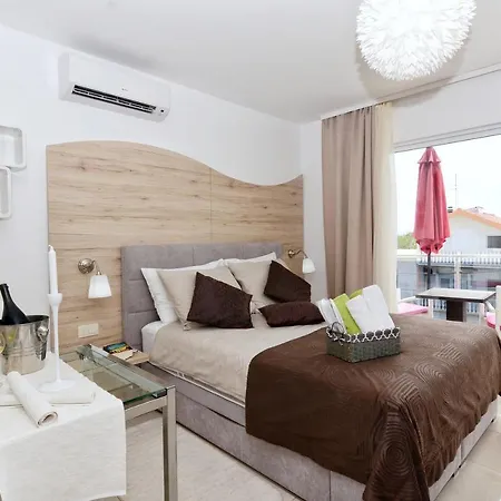 Apartments Maritea Vodice Exterior photo