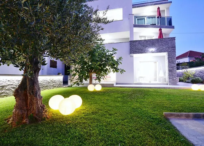 Apartments Maritea